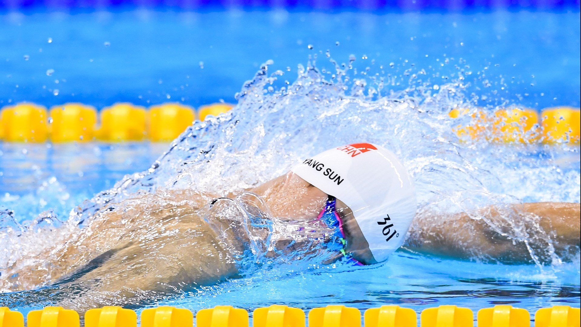 mk体育开云-世界排球锦标赛中国队进入四强，展现团队实力，世界排球联赛中国队排名